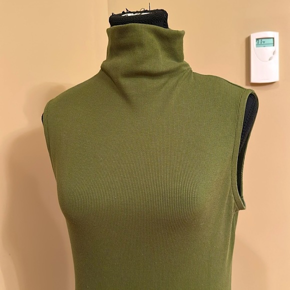 House of Harlow sleeveless mock neck knit olive dress.  Size S - Picture 3 of 9